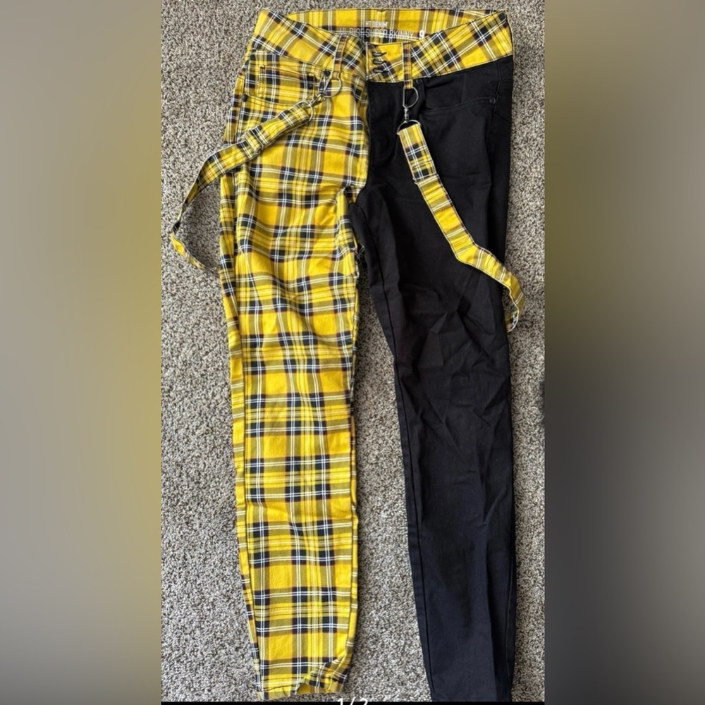 Hot topic Skinny Jeans 2 pairs